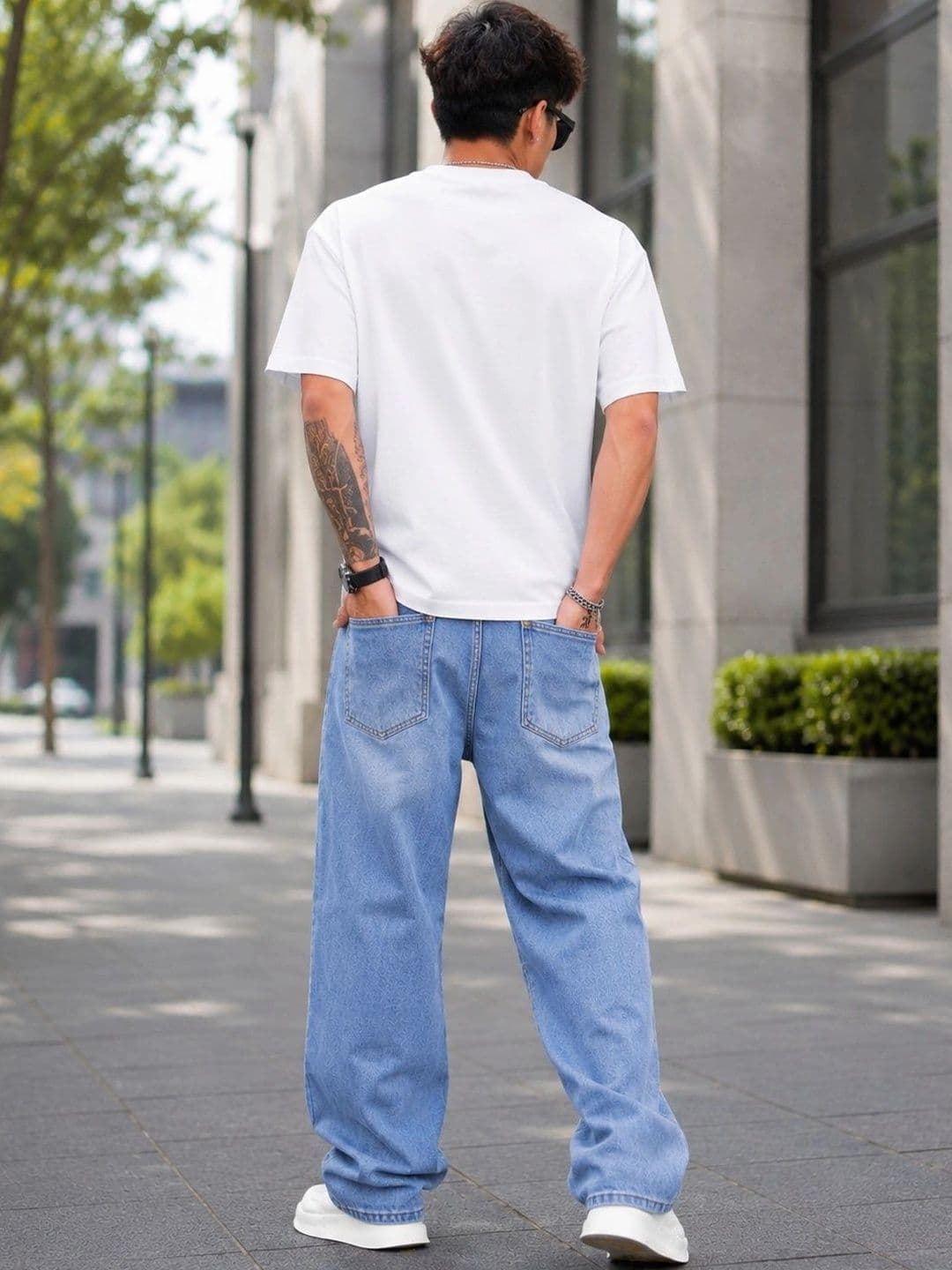 PINKLIT Men Wide Leg Mid-Rise Light Fade Jeans thumbnail 2