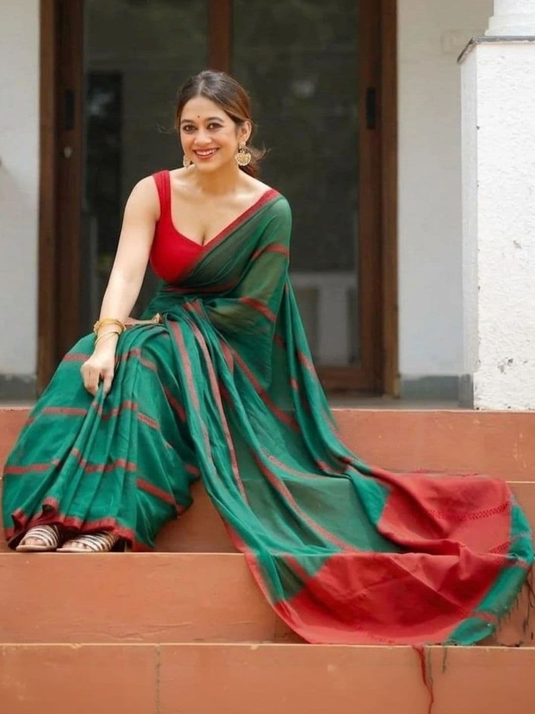 RUTVA FASHION Striped Zari Pure Linen Saree thumbnail 3