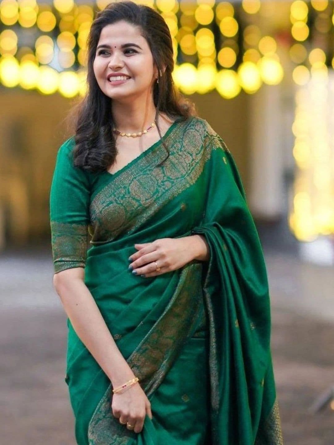 all about you Woven Design Zari Silk Blend Heavy Work Kanjeevaram Saree thumbnail 5