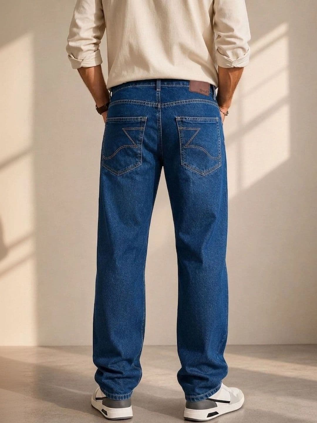 zayla Men Jean Regular Fit Mid-Rise Light Fade Stretchable Jeans thumbnail 3