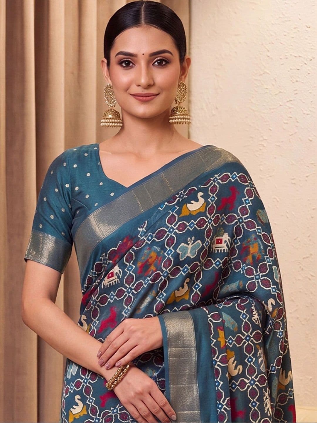 Anouk Ethnic Motifs Zari Silk Blend Designer Patola Saree thumbnail 6