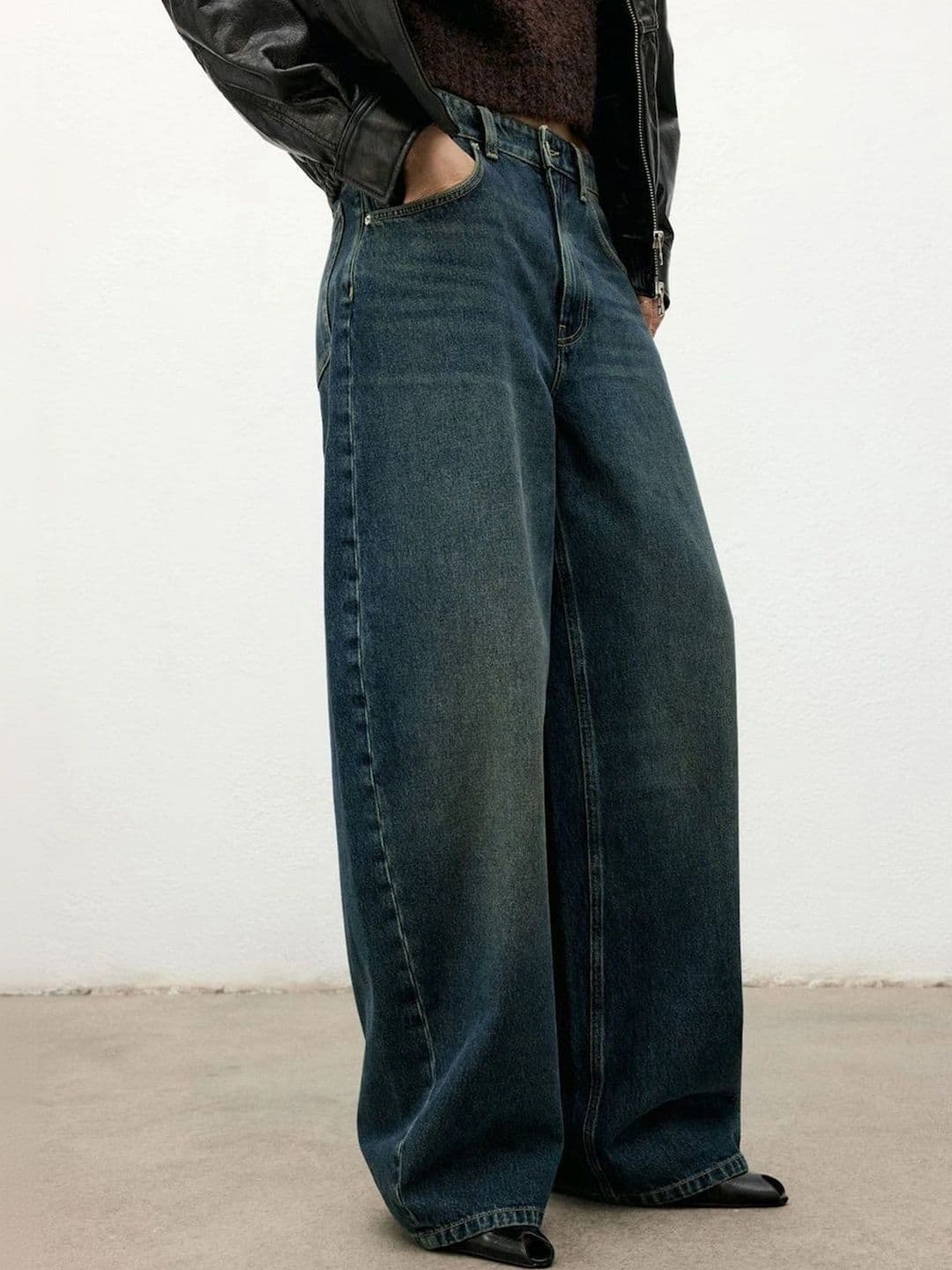 POMPOUS Women Relaxed Fit High-Rise Heavy Fade Stretchable Jeans thumbnail 3