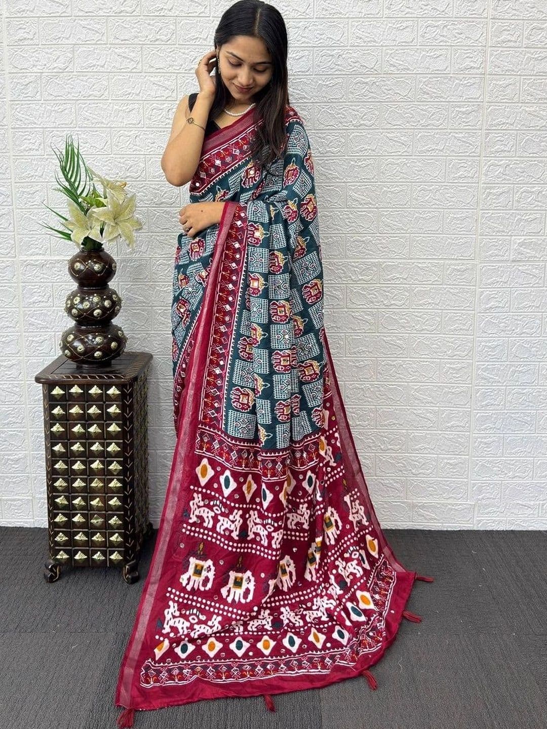 FABBRITY Embellished Mirror Work Pure Cotton Designer Saree thumbnail 4