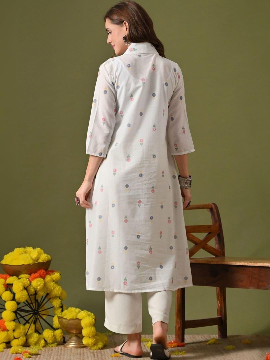 Anouk Rustic Women Floral Embroidered Thread Work Floral Kurta thumbnail 5