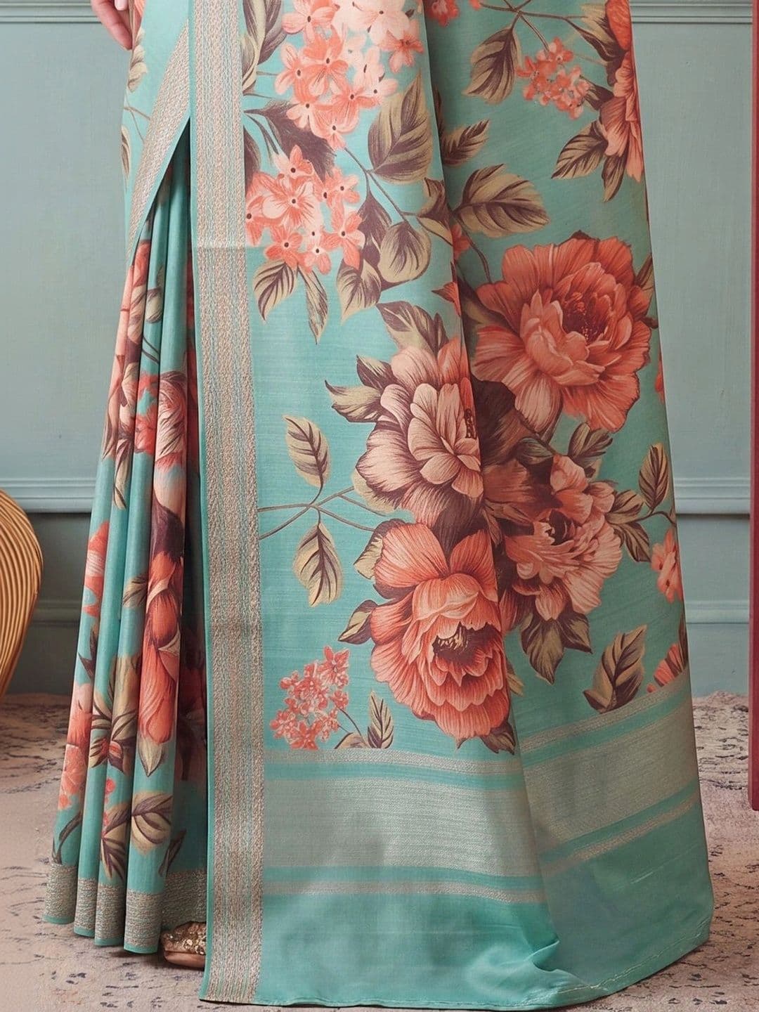 Anouk Floral Designer Saree thumbnail 4