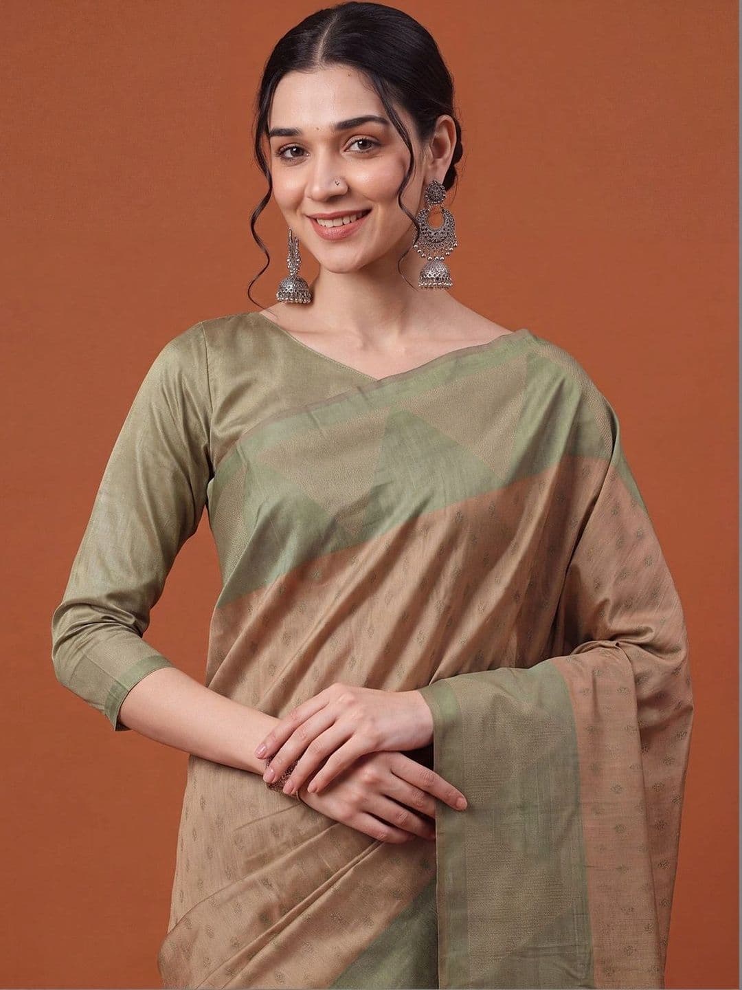 Anouk Floral Silk Blend Designer Tussar Saree thumbnail 7