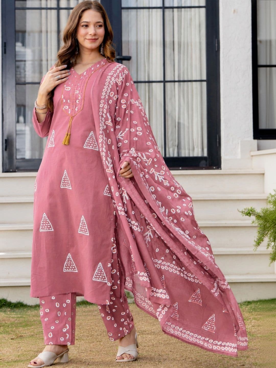 PARTHVI Women Printed Regular Pure Cotton Kurta with Trousers & With Dupatta thumbnail 5