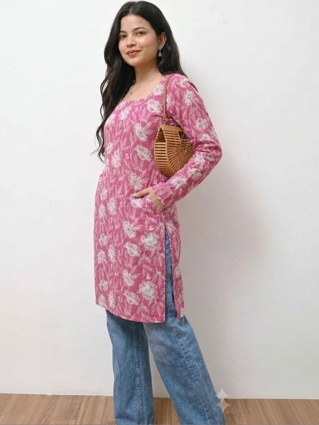CHIRAAI Women Floral Printed Floral Kurta thumbnail 3
