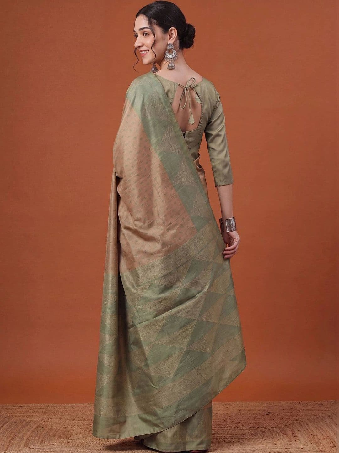 Anouk Floral Silk Blend Designer Tussar Saree thumbnail 3