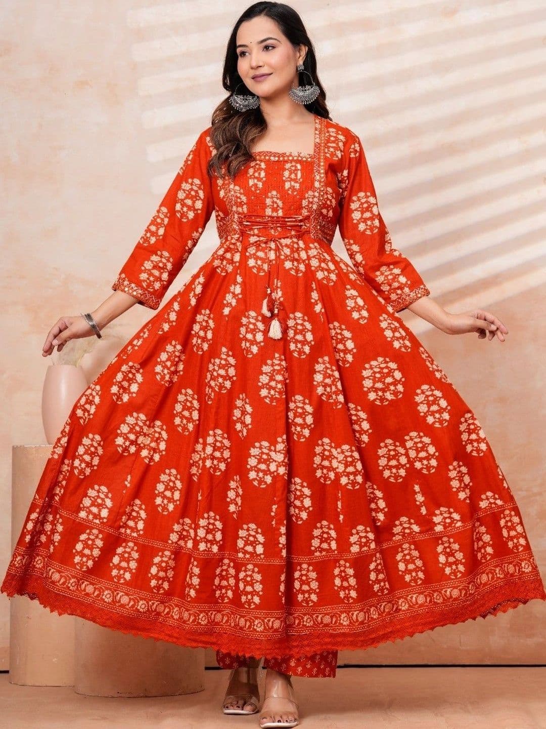 Moda Rapido Women Floral Printed Empire Pure Cotton Kurta with Palazzos & With Dupatta thumbnail 2