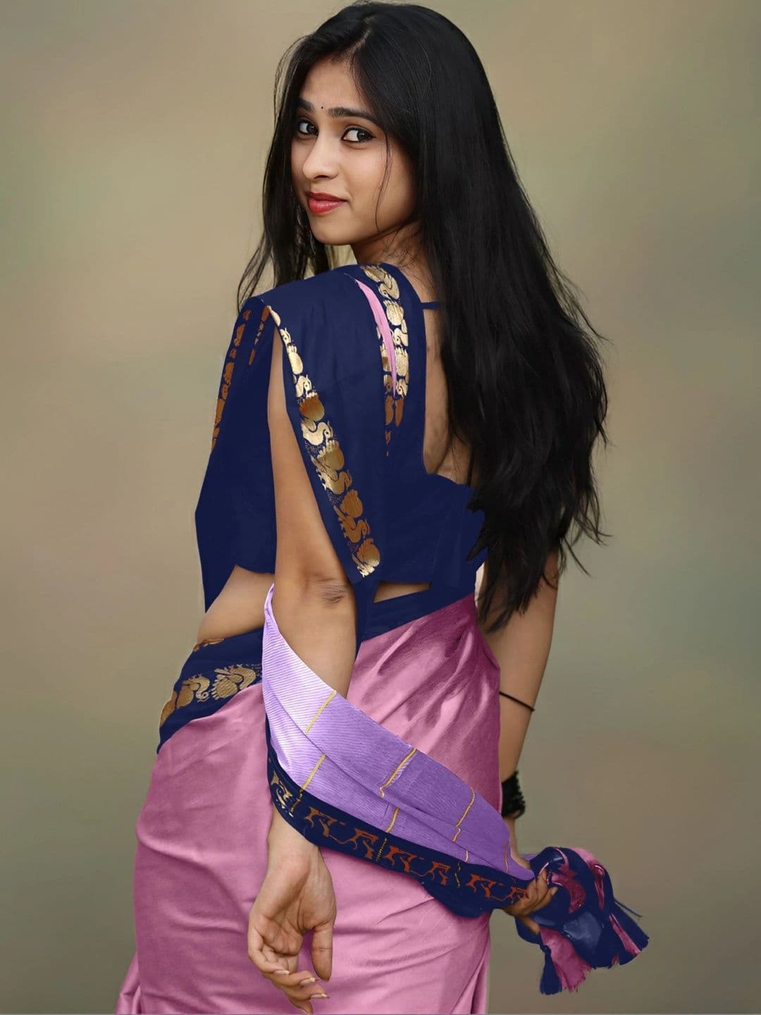 UMANTA Embellished Zari Silk Cotton Designer Gadwal Saree thumbnail 4