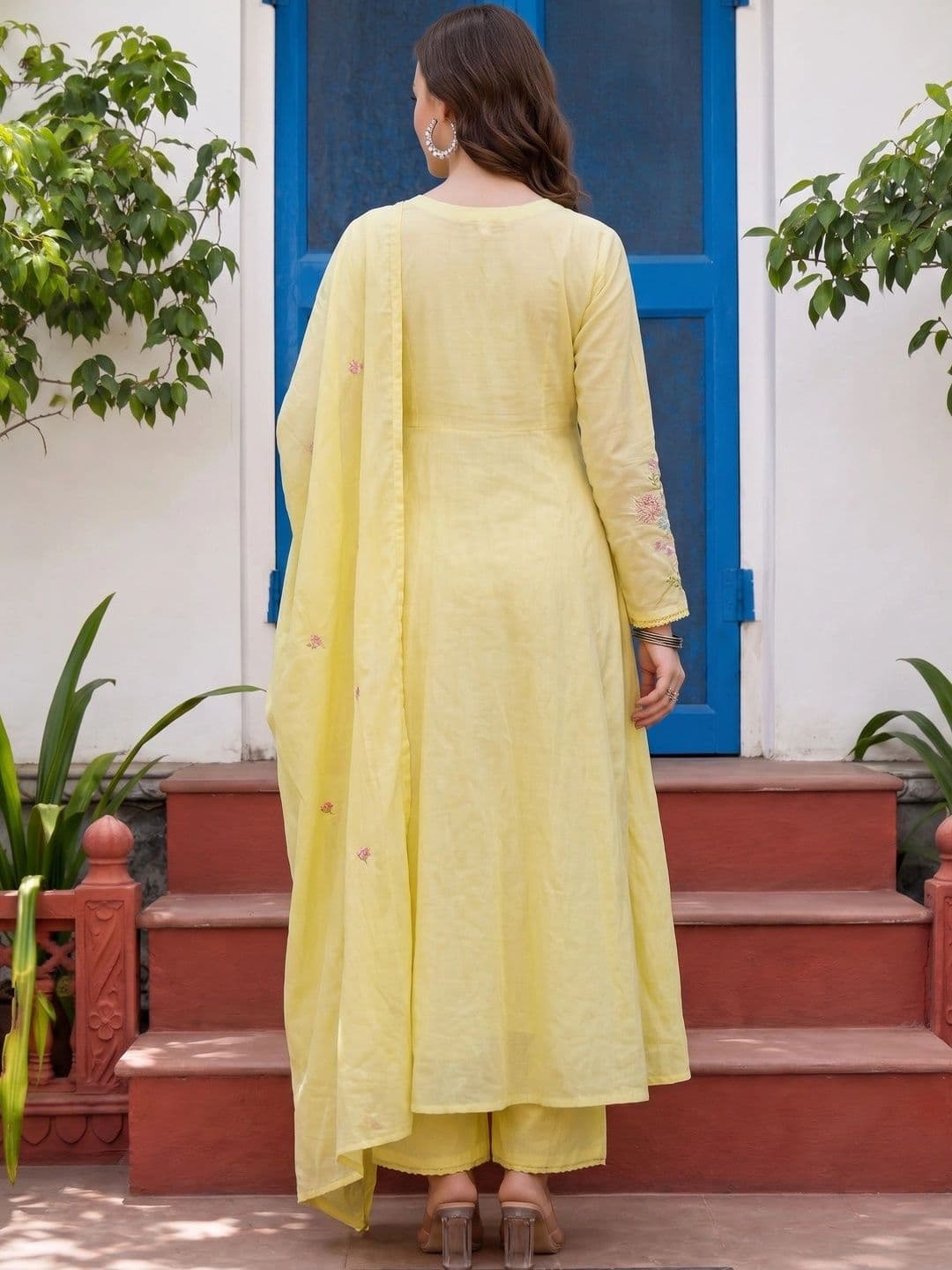 Sangria Women Floral Embroidered Empire Thread Work Chanderi Silk Kurta with Trousers & With Dupatta thumbnail 3