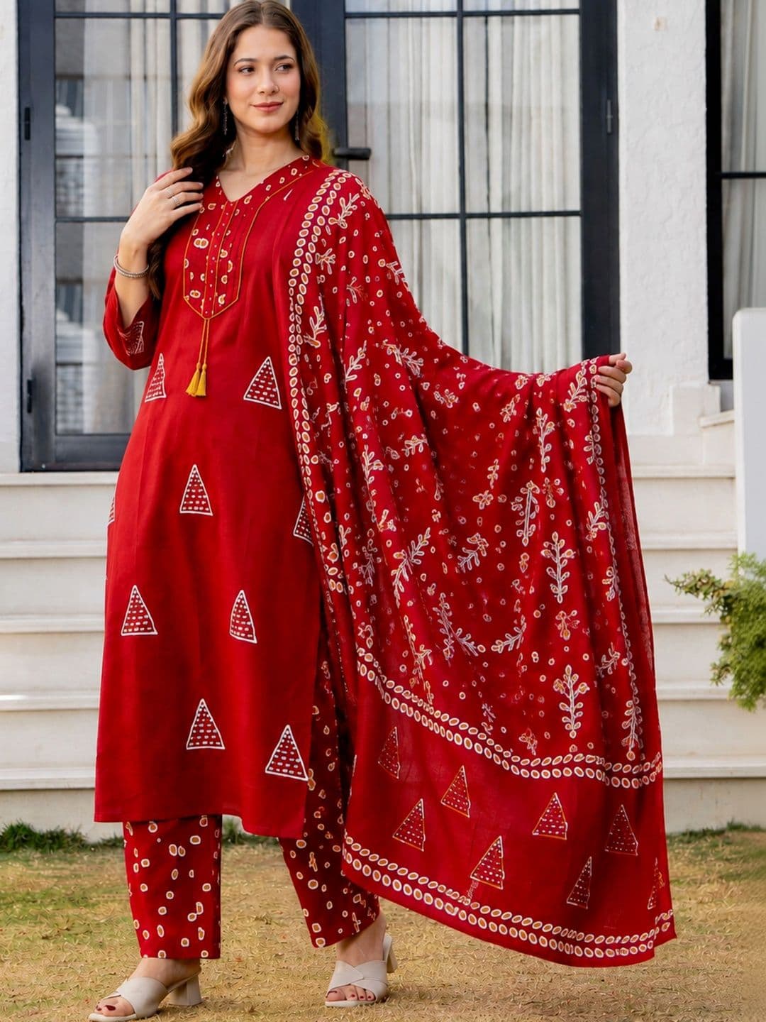PARTHVI Women Printed Regular Pure Cotton Kurta with Trousers & With Dupatta thumbnail 2