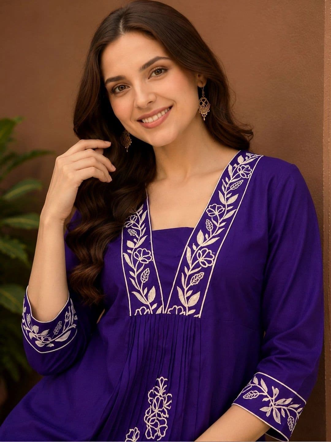NEW ETHNIC 4 YOU Women Floral Embroidered Empire Thread Work Kurta with Palazzos thumbnail 3