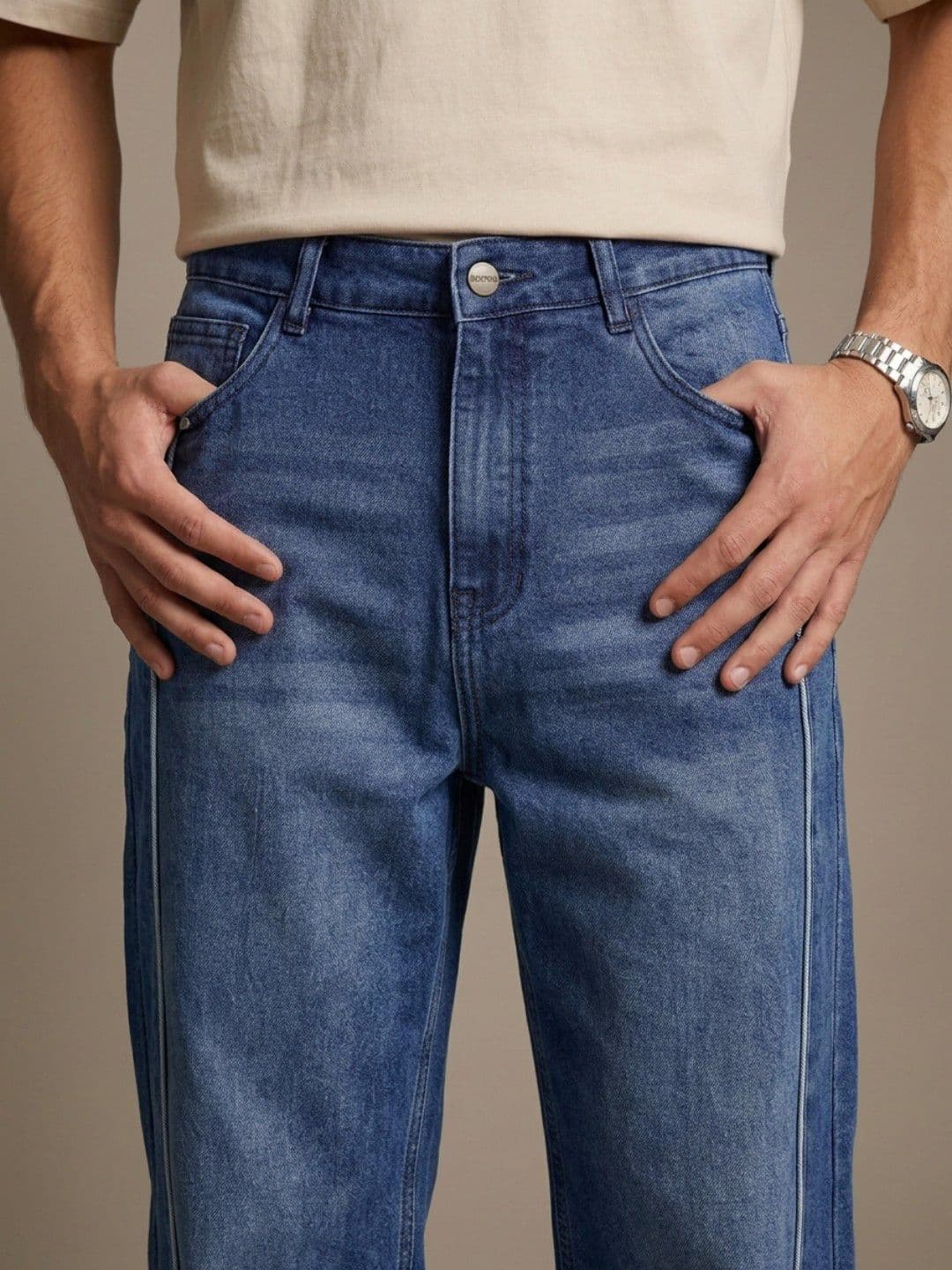 glitchez Men Baggy Mid-Rise Light Fade Stretchable Jeans thumbnail 2