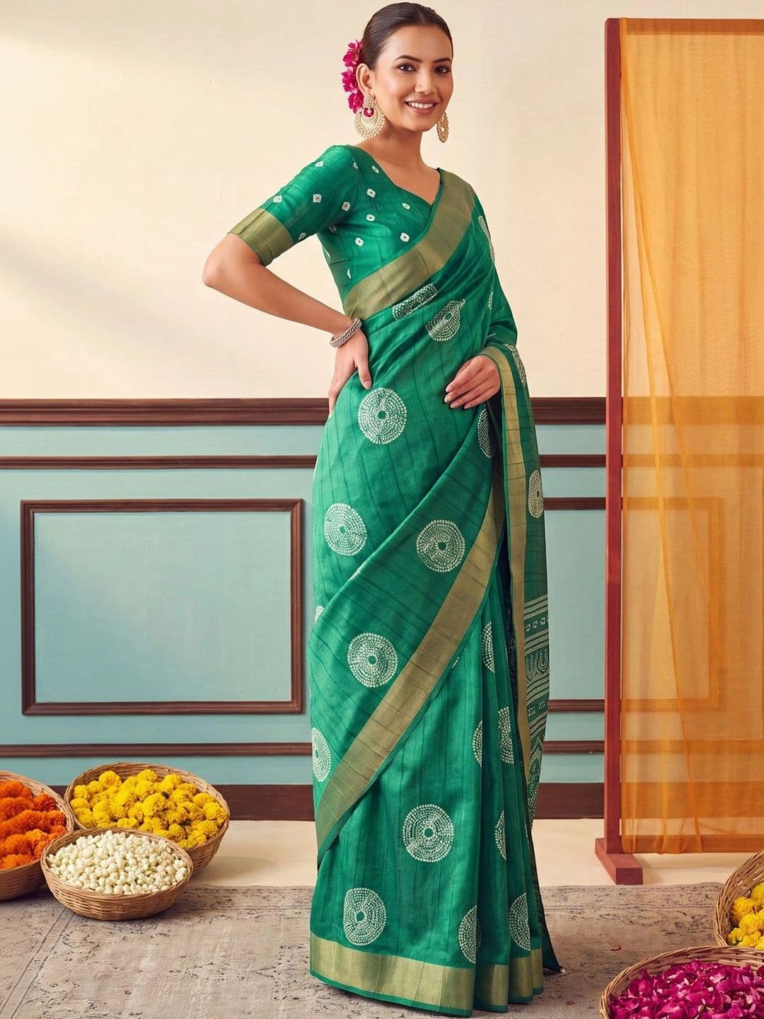 Anouk Bandhani Zari Silk Blend Designer Block Print Saree thumbnail 2