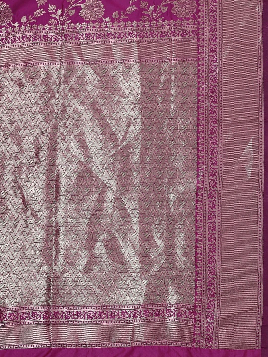 Dhaaga Ghar Floral Zari Art Silk Banarasi Saree thumbnail 4