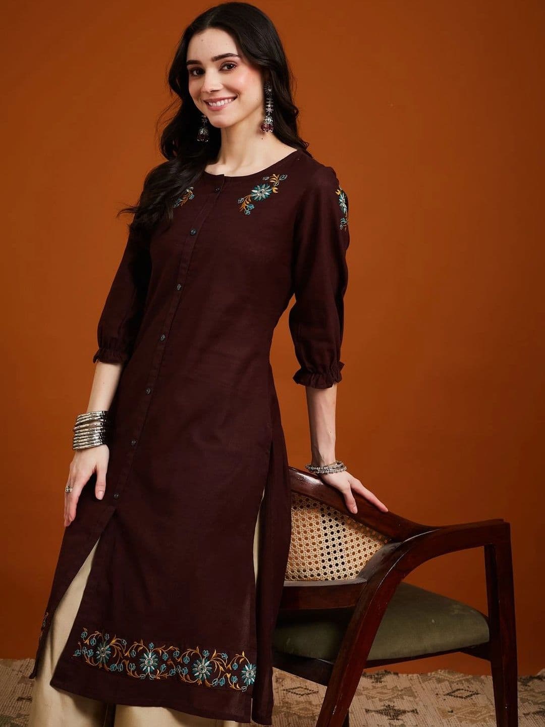 Anouk Women Floral Embroidered Thread Work Floral Kurta thumbnail 3