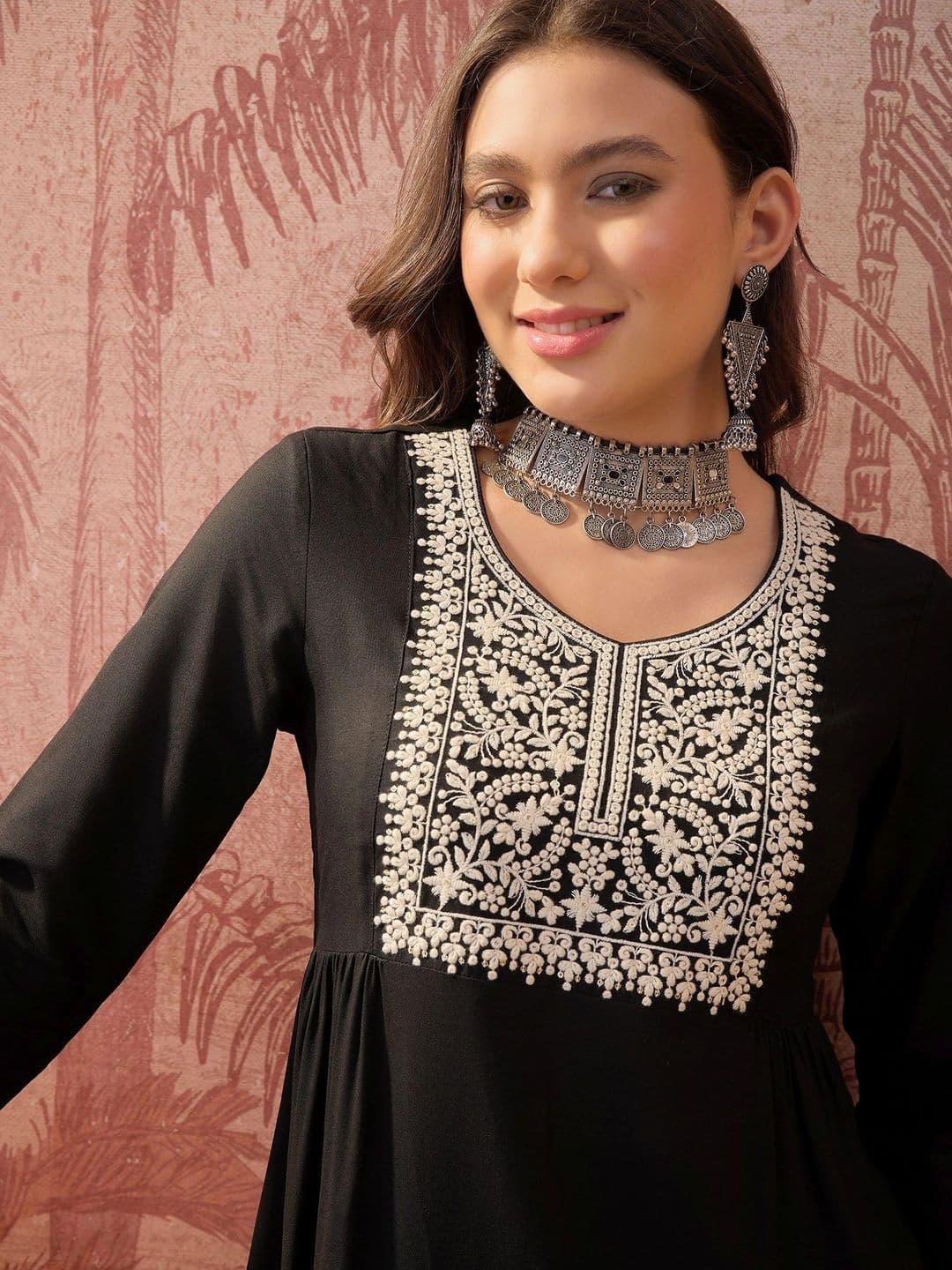 Sangria Ethnic Motifs Embroidered V-Neck Thread Work Thread Work Empire Kurti thumbnail 3