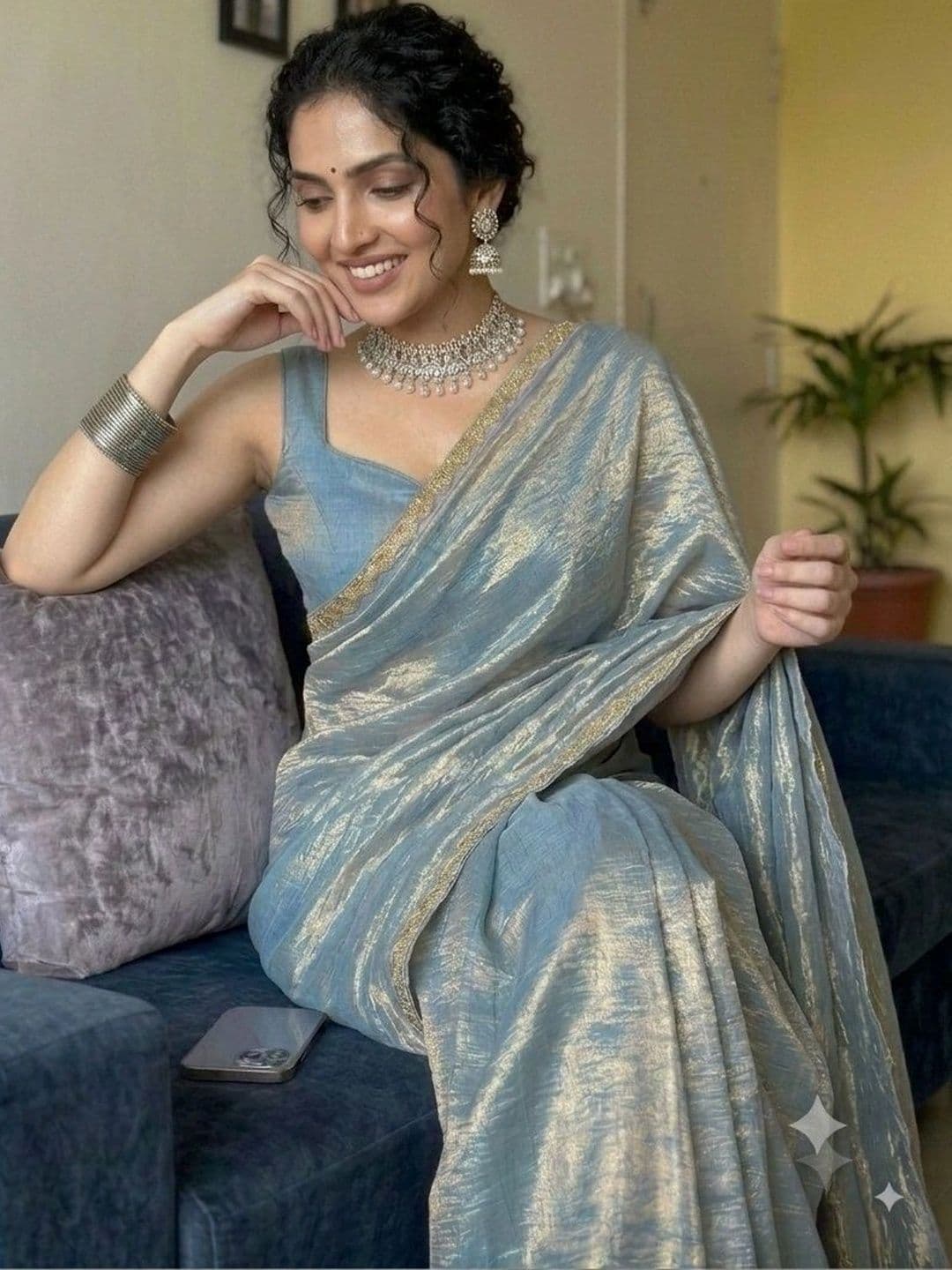 Akshmi Creation Women Zari Supernet Saree thumbnail 2
