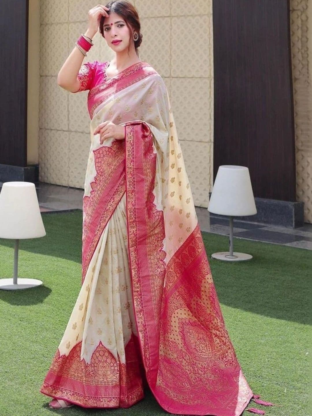 all about you Woven Design Zari Silk Blend Heavy Work Kanjeevaram Saree thumbnail 4