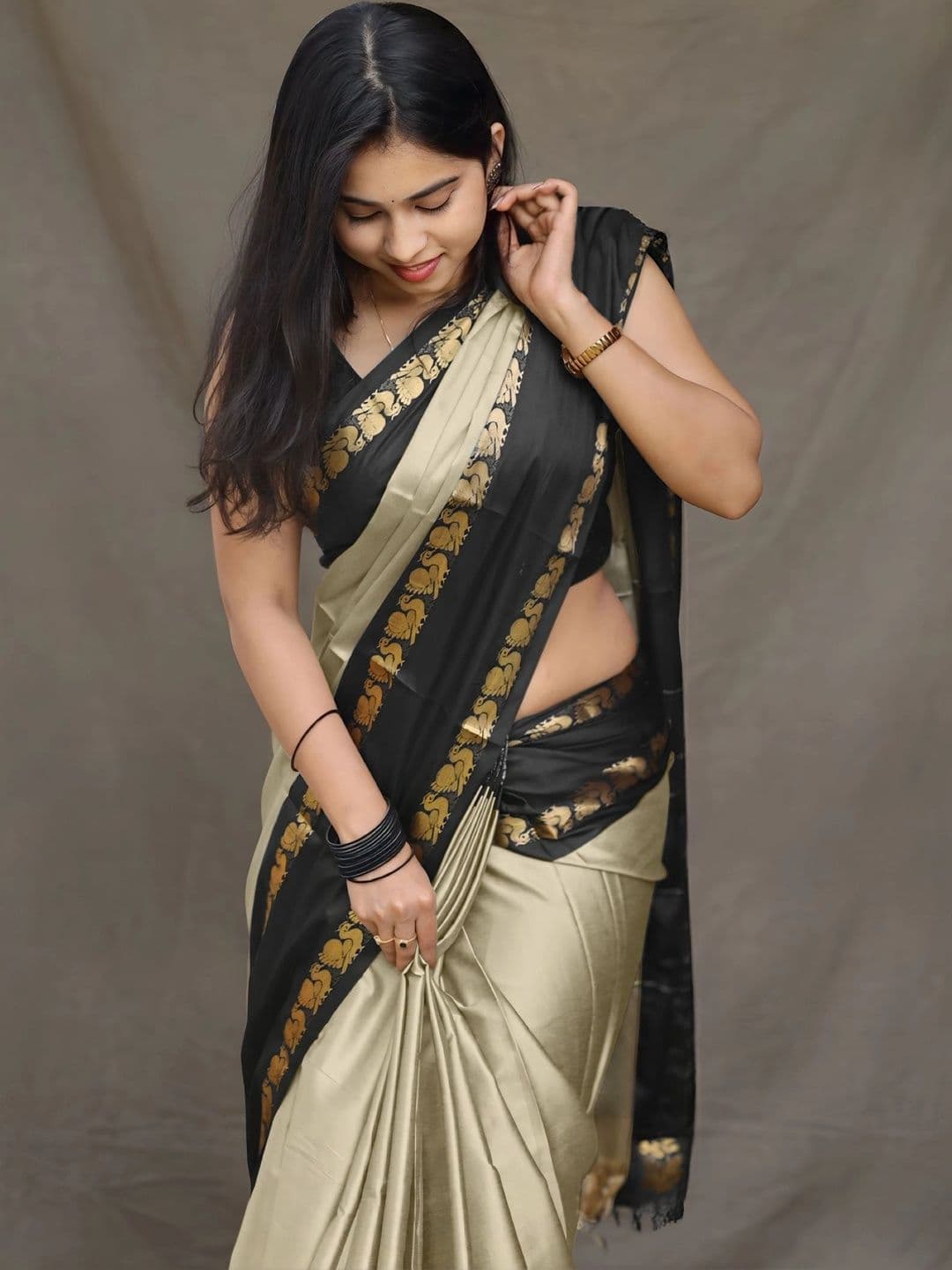 UMANTA Ethnic Motifs Zari Silk Cotton Designer Gadwal Saree thumbnail 4