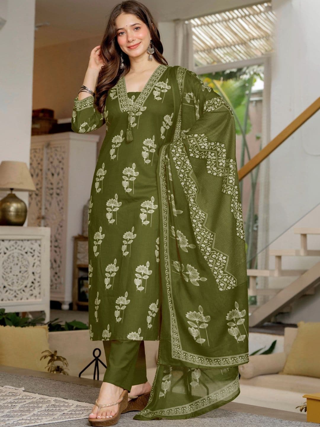 PARTHVI Women Floral Printed Regular Pure Cotton Kurta with Trousers & With Dupatta - view 1