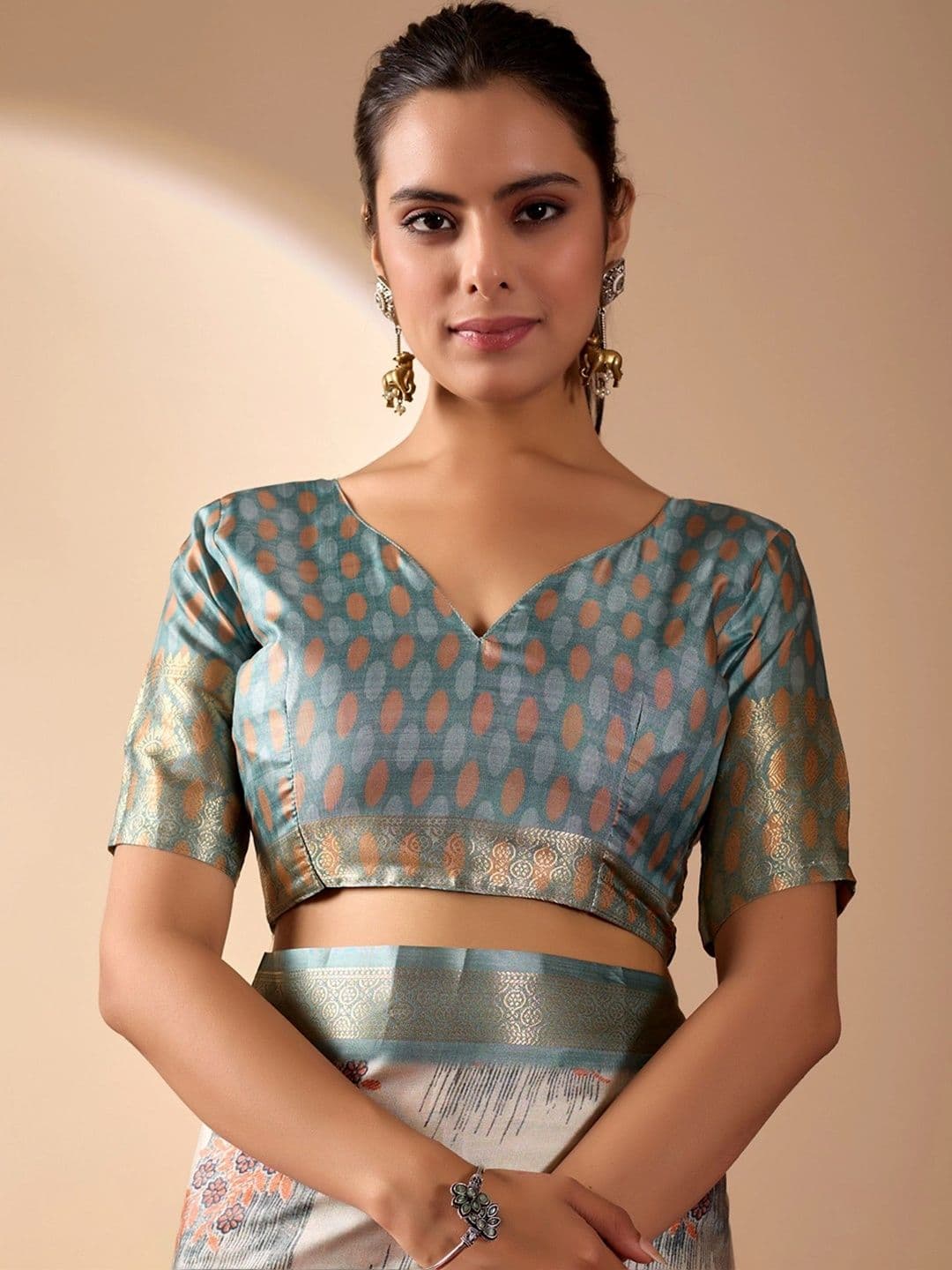 LeeliPeeri Designer Floral Zari Silk Blend Designer Saree thumbnail 2