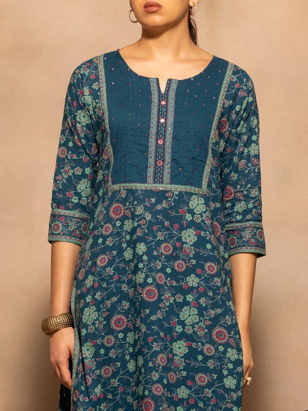 Sabhyata Women Floral Printed Regular Kurta with Trousers & With Dupatta thumbnail 2