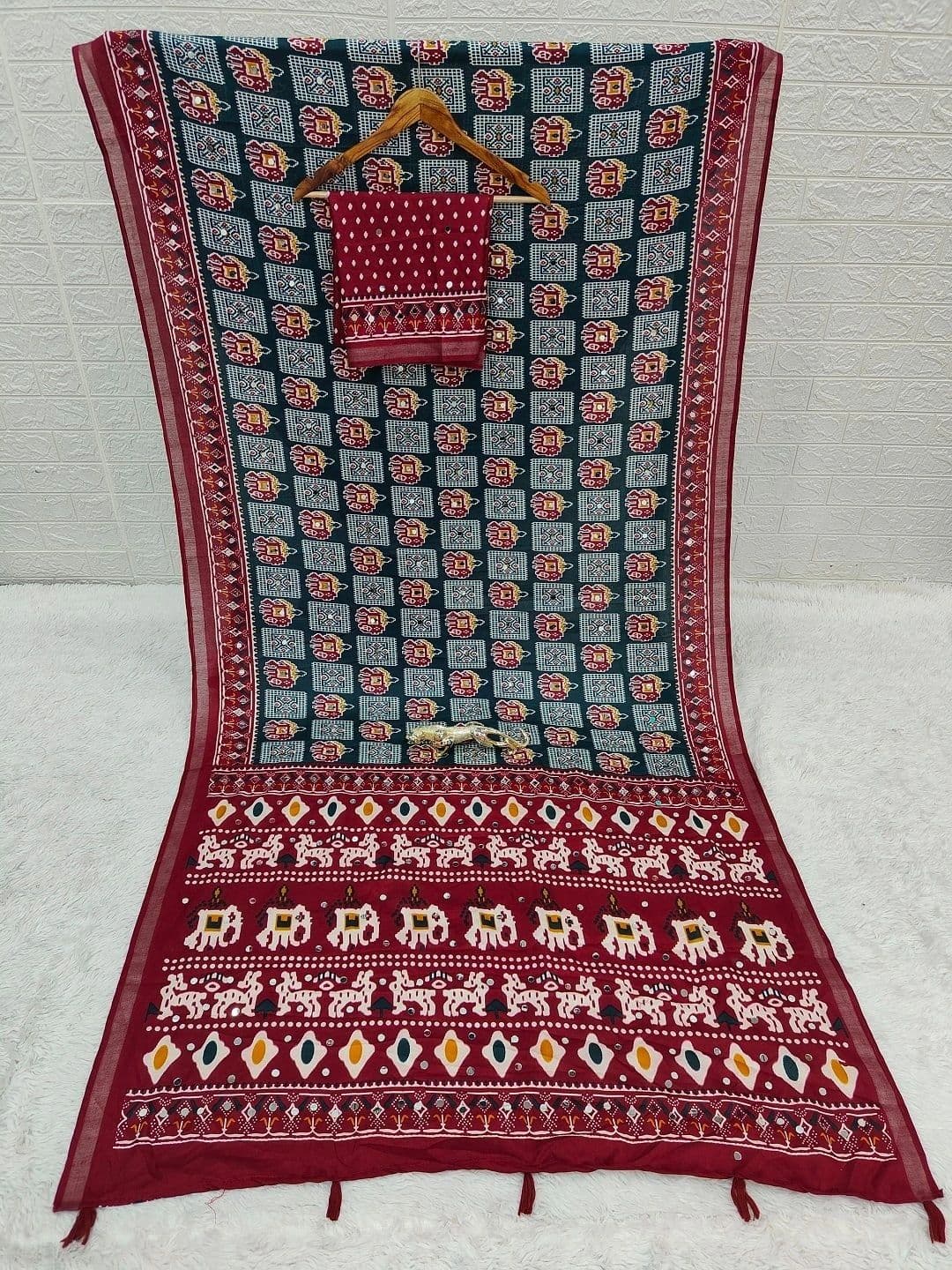 FABBRITY Embellished Mirror Work Pure Cotton Designer Saree thumbnail 3