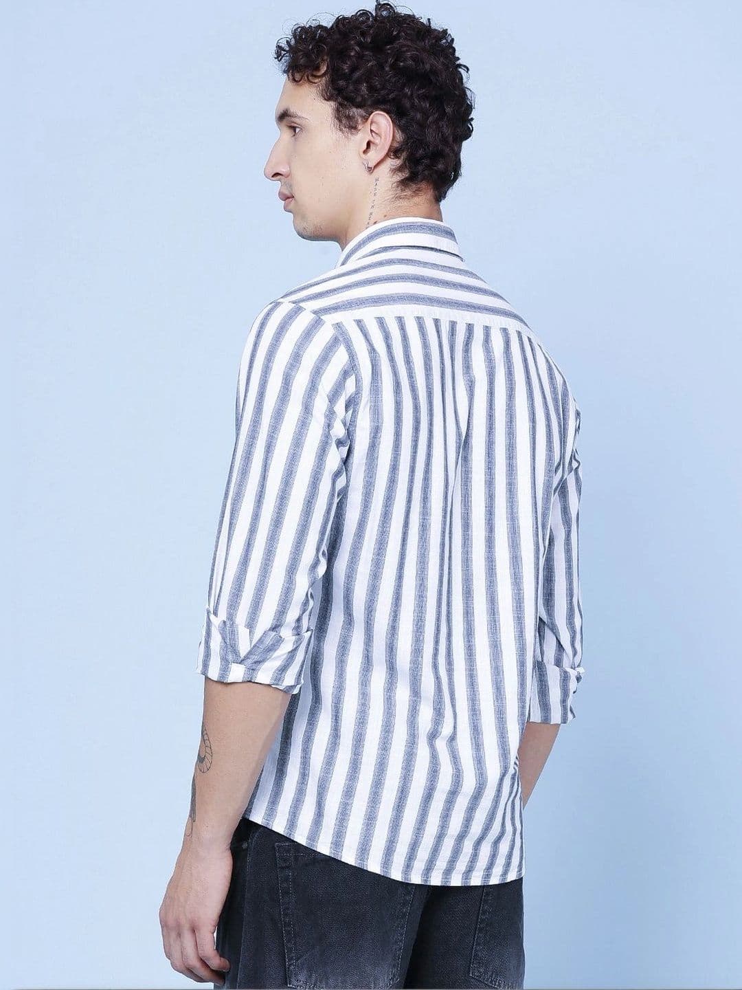 LIMEROAD Men Slim Fit Striped Casual Shirt thumbnail 4