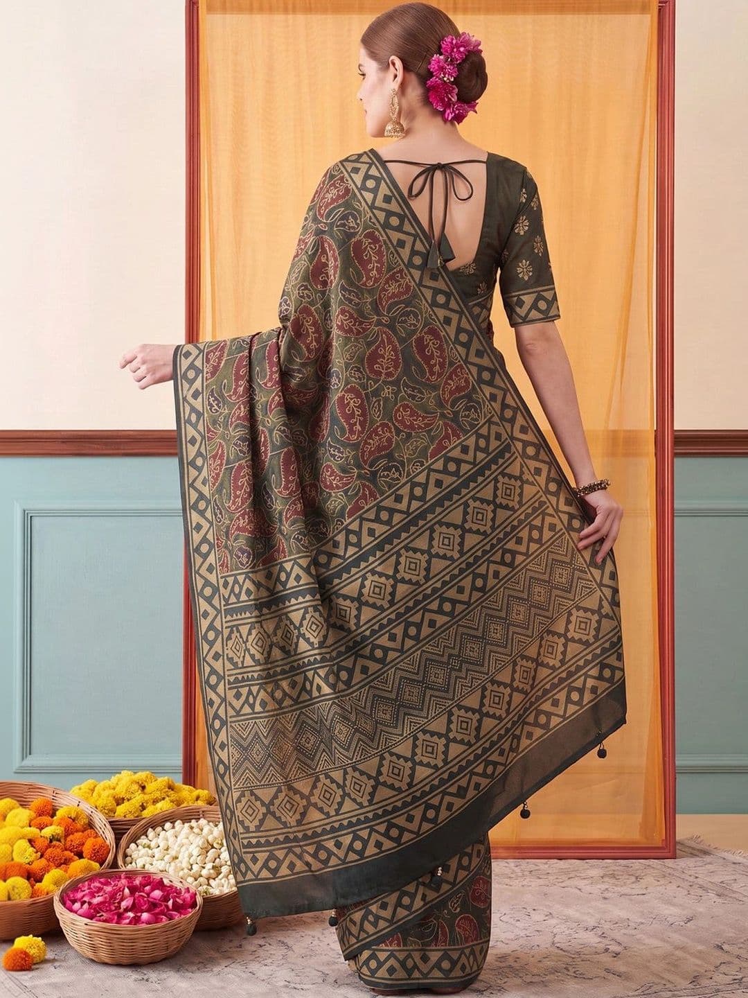Anouk Floral Silk Blend Designer Block Print Saree thumbnail 4