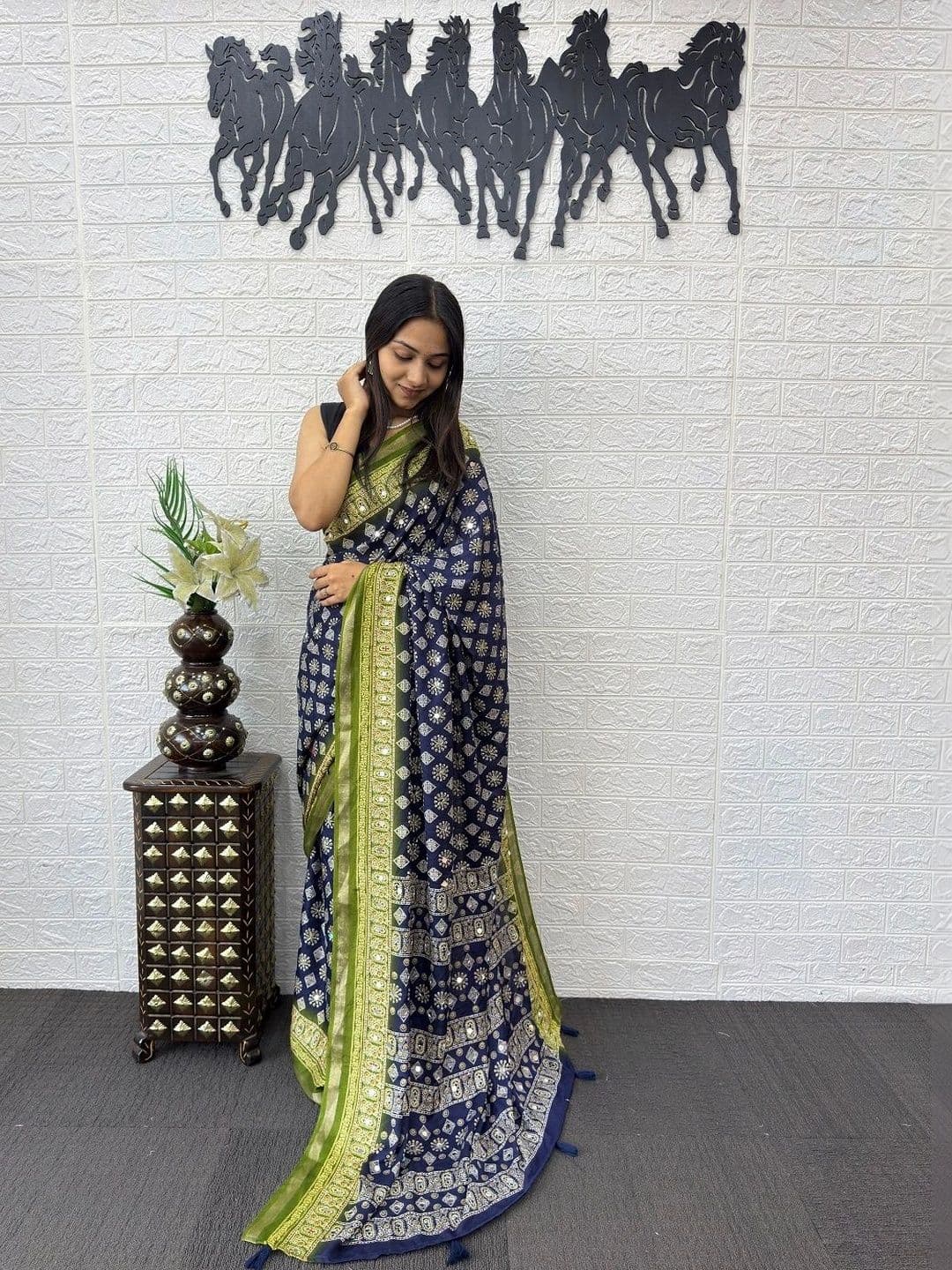 FABBRITY Ethnic Motifs Mirror Work Pure Cotton Designer Saree thumbnail 3