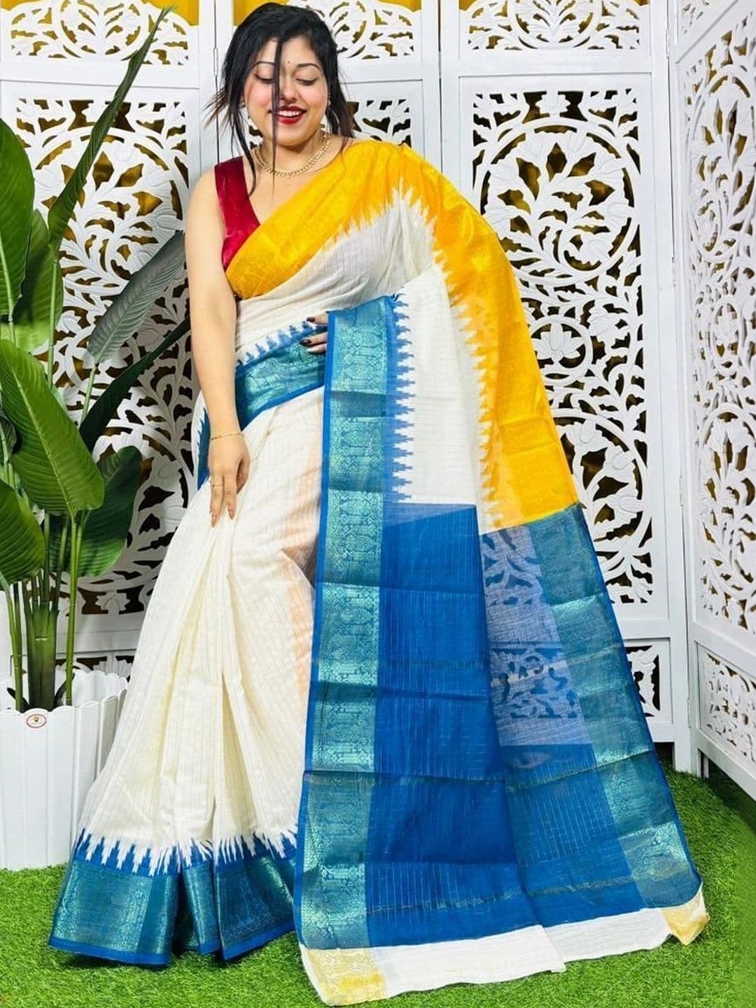 FASHIONIUM Woven Design Pure Cotton Saree - view 1