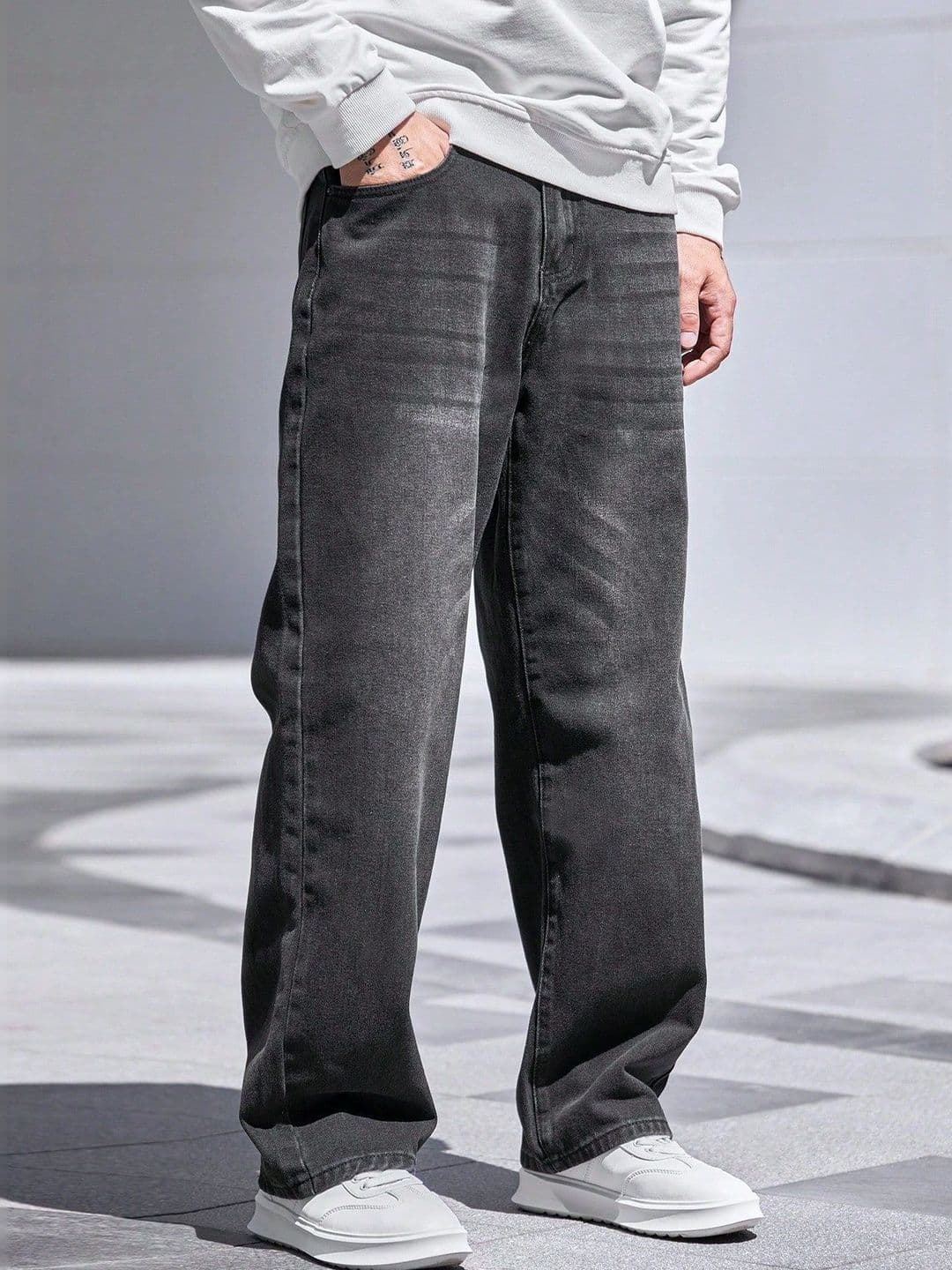 PINKLIT Men Straight Fit Mid-Rise Low Distress Light Fade Jeans thumbnail 2