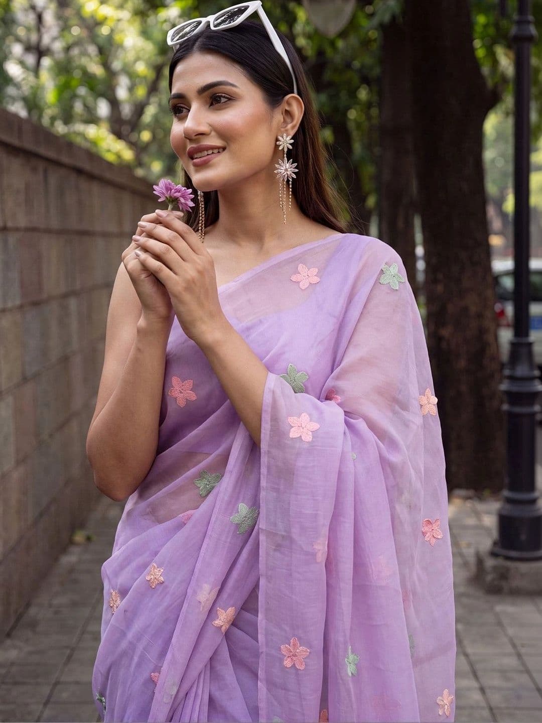 Sangria Floral Tissue Designer Saree thumbnail 5