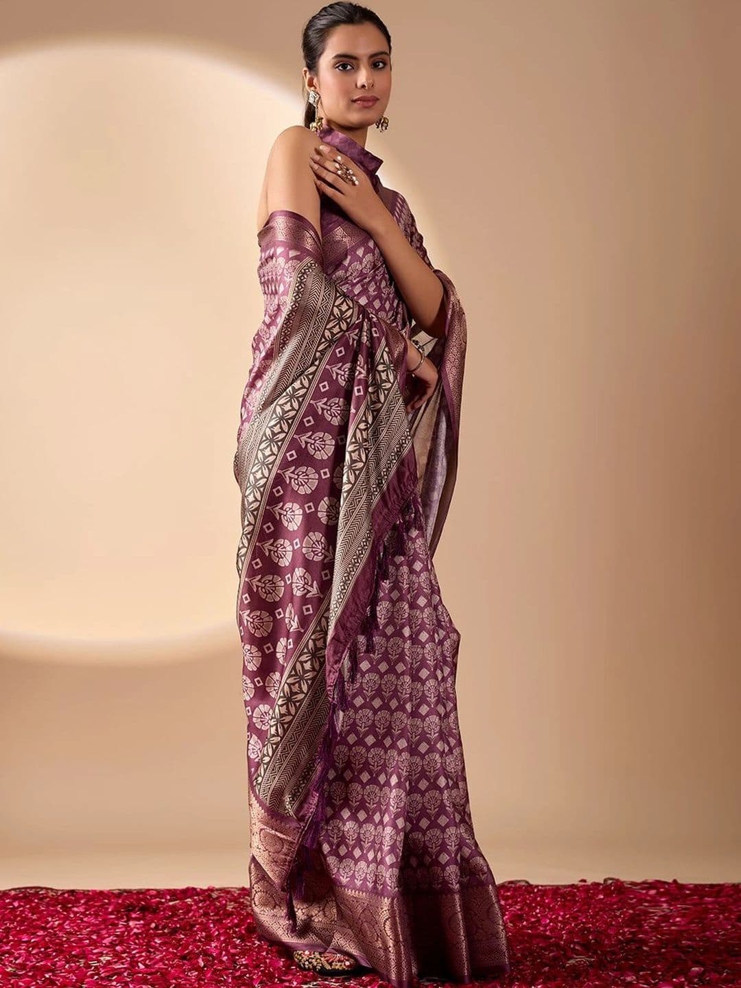 LeeliPeeri Designer Zari Silk Blend Designer Saree thumbnail 3