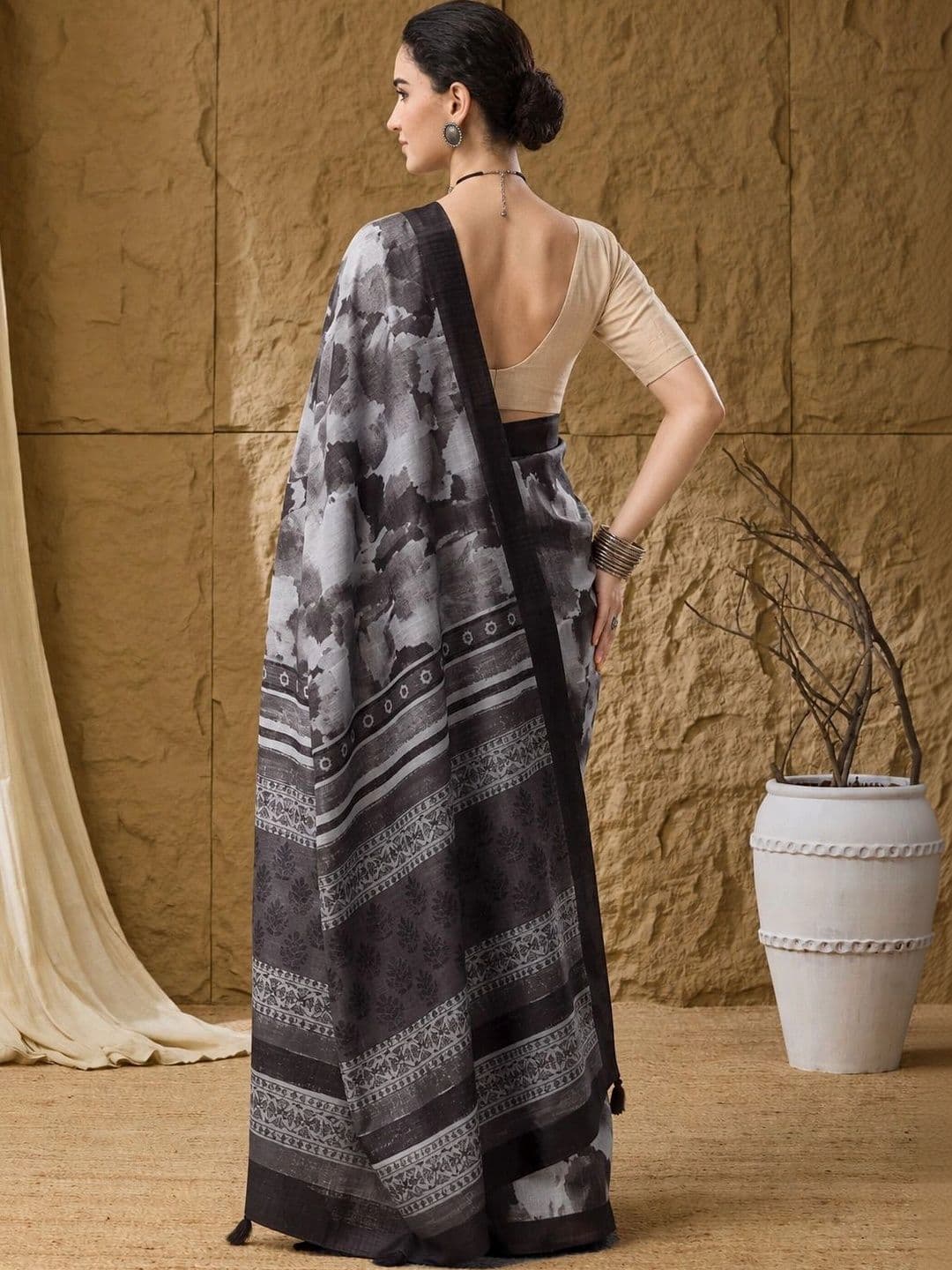 RACHNA Silk Blend Designer Ikat Saree thumbnail 6