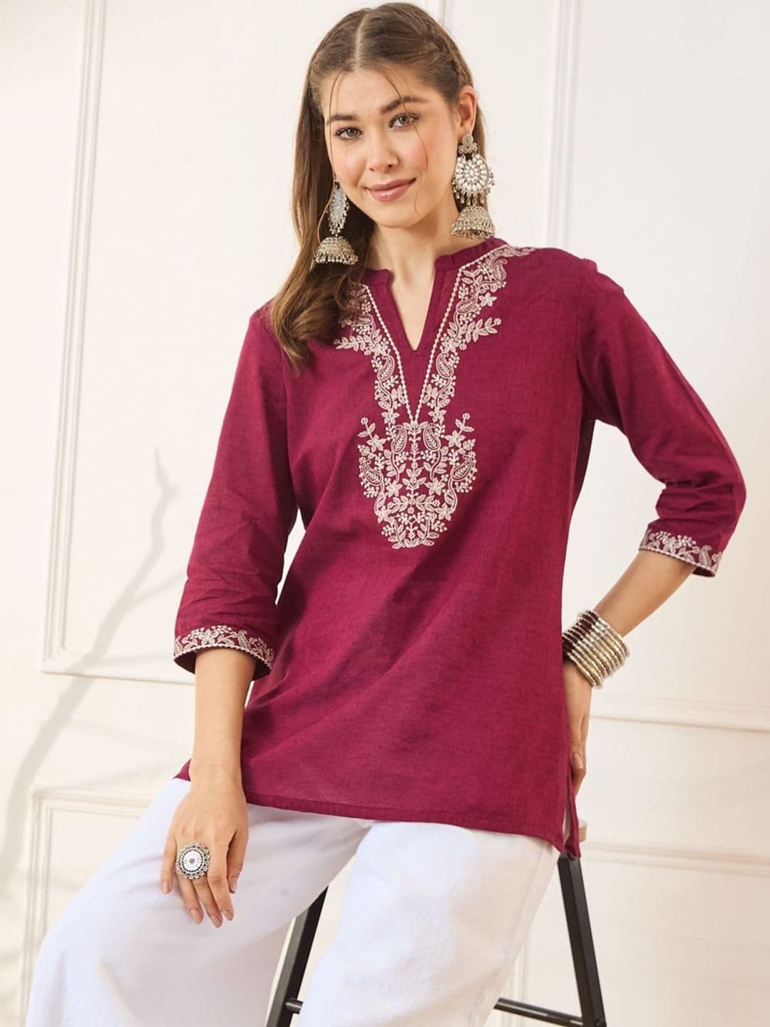 Anouk Ethnic Motifs Embroidered V-Neck Thread Work Pure Cotton Blend Thread Work Kurti thumbnail 4