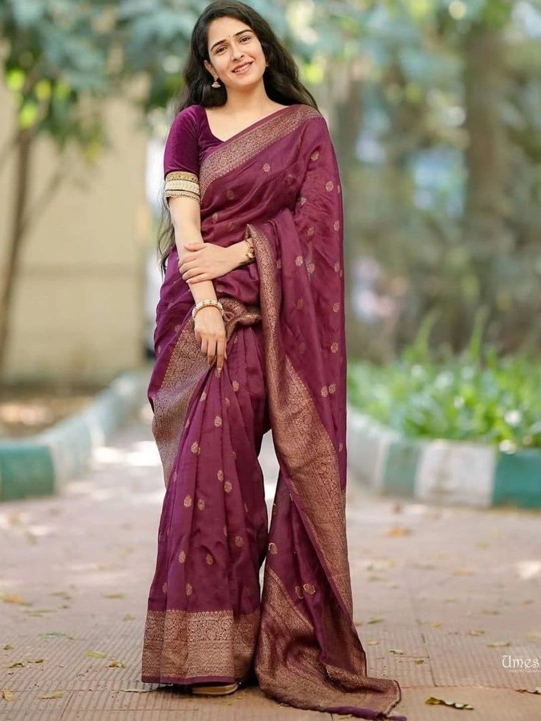 all about you Woven Design Zari Silk Blend Heavy Work Kanjeevaram Saree thumbnail 4