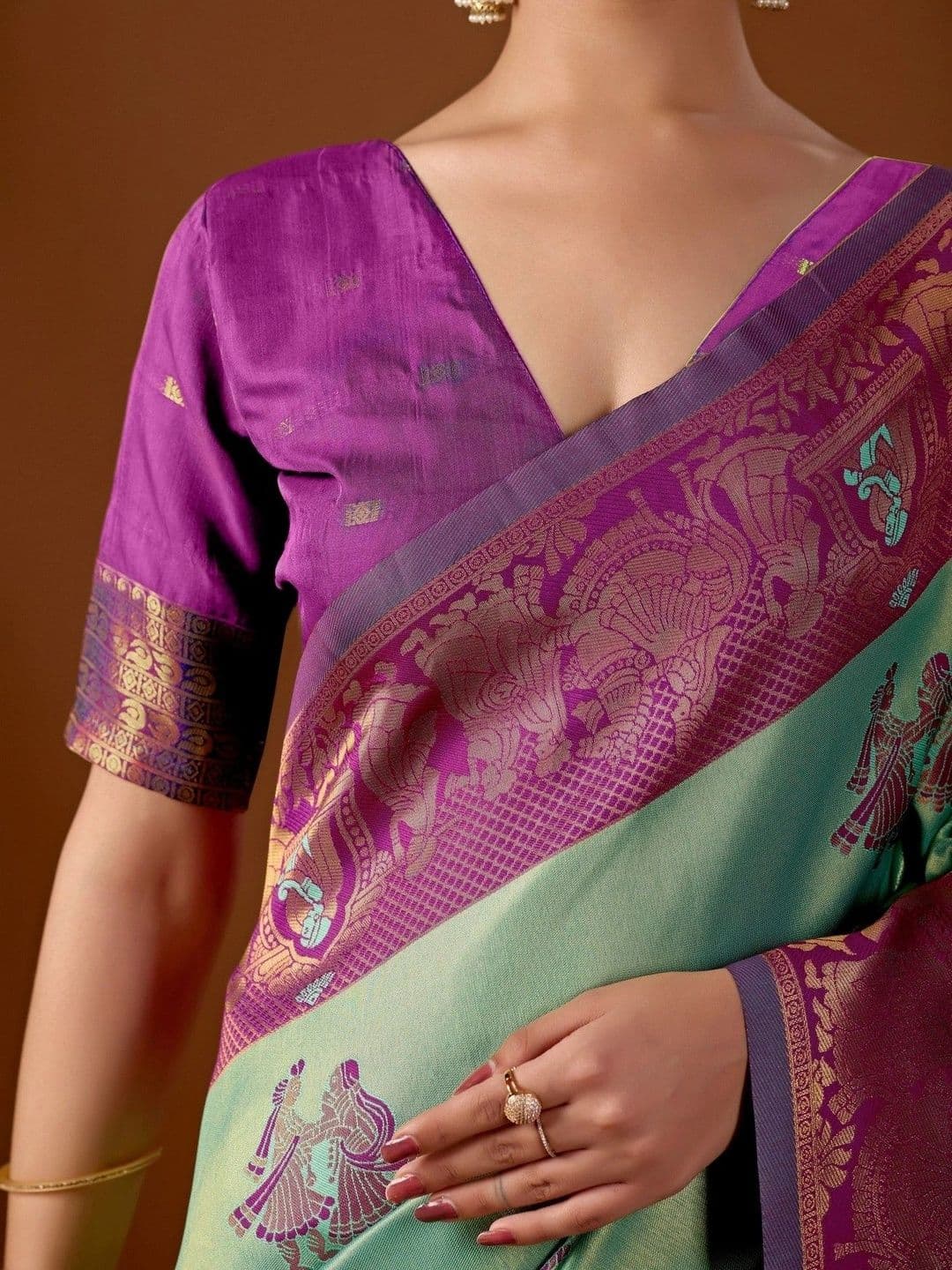 ERIKA Woven Design Zari Silk Blend Designer Banarasi Saree thumbnail 4