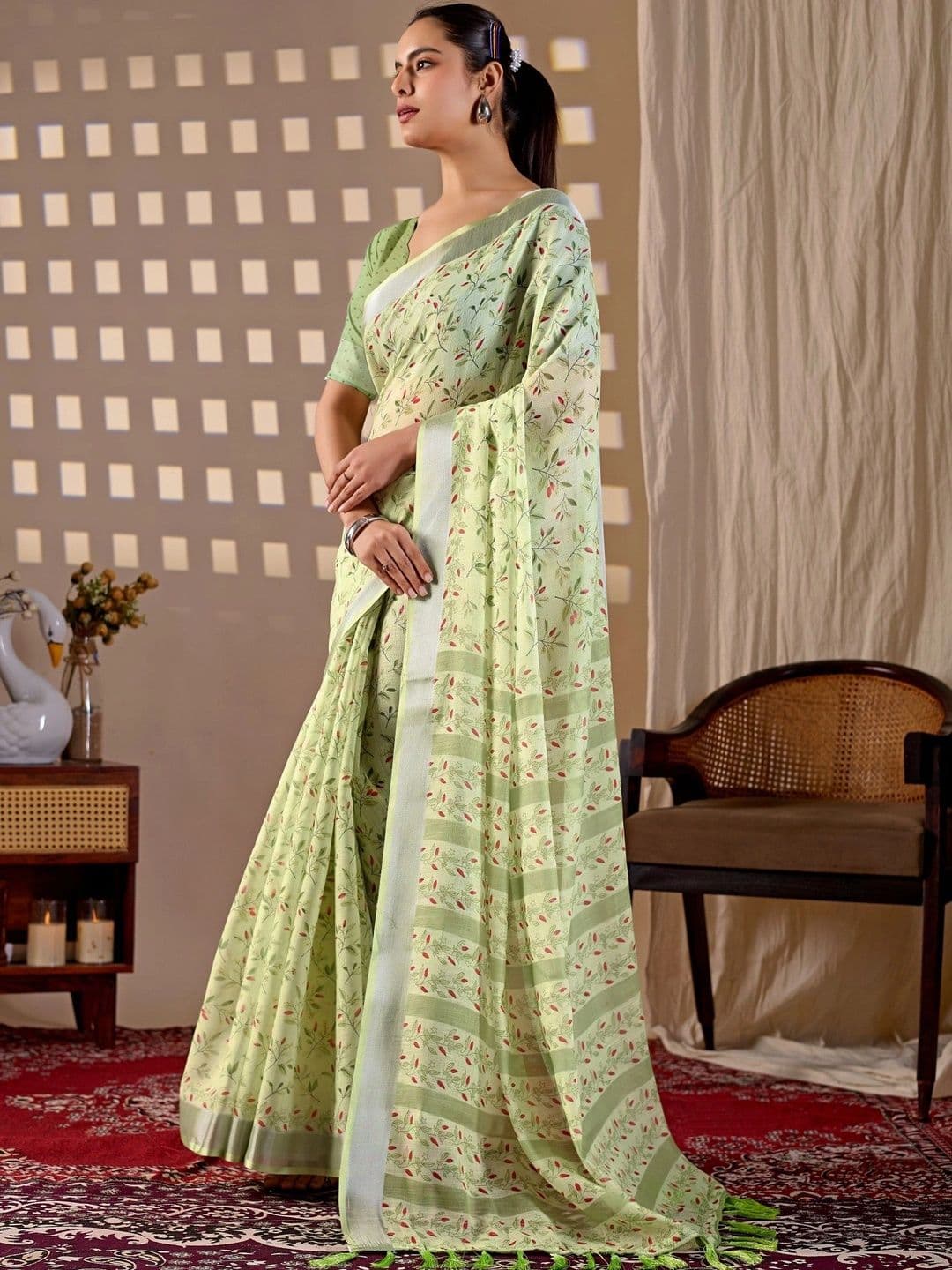 DIVASTRI Zari Linen Blend Designer Saree thumbnail 4