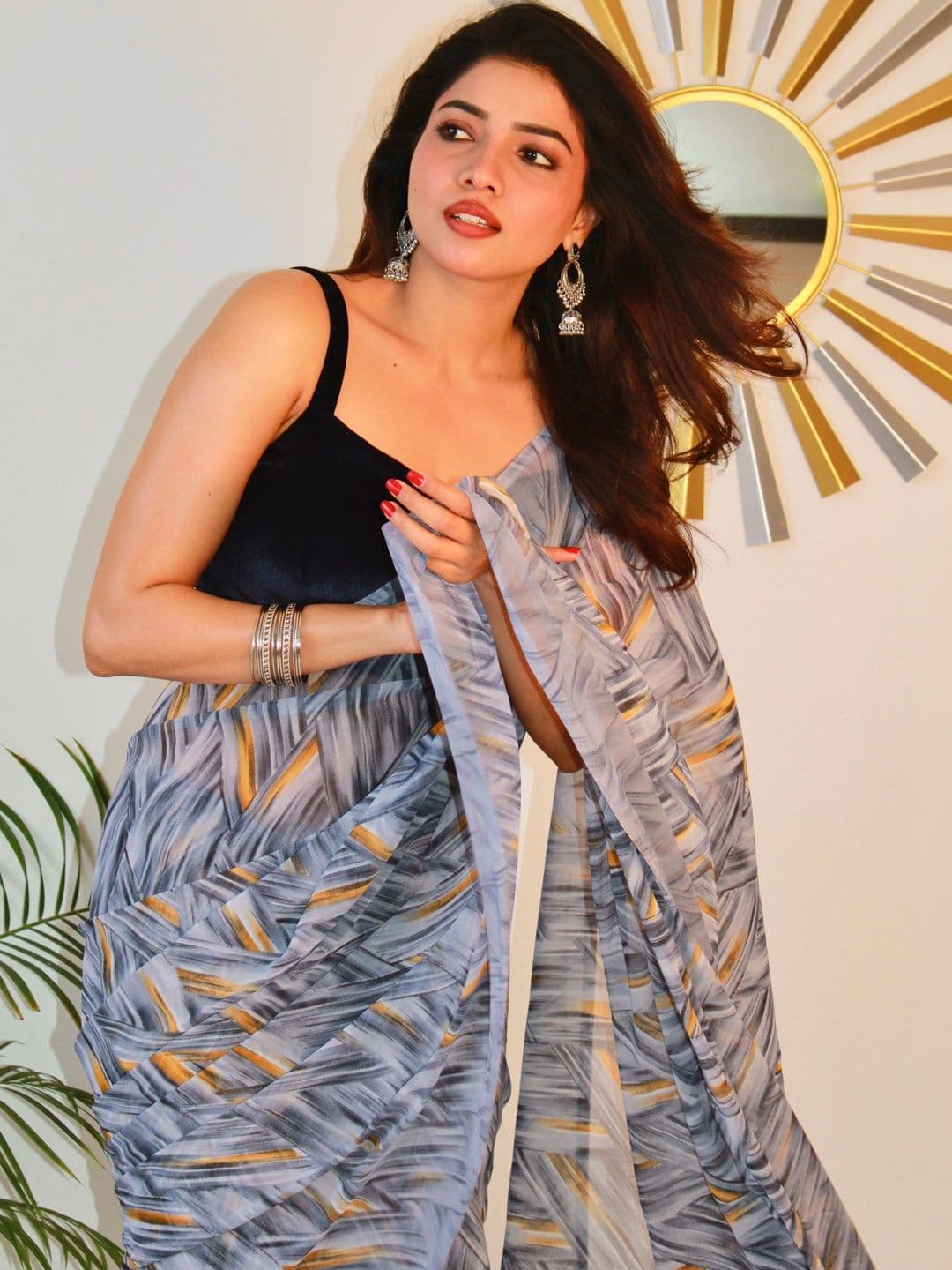 NARIVESH TRENDS Poly Georgette Saree thumbnail 7