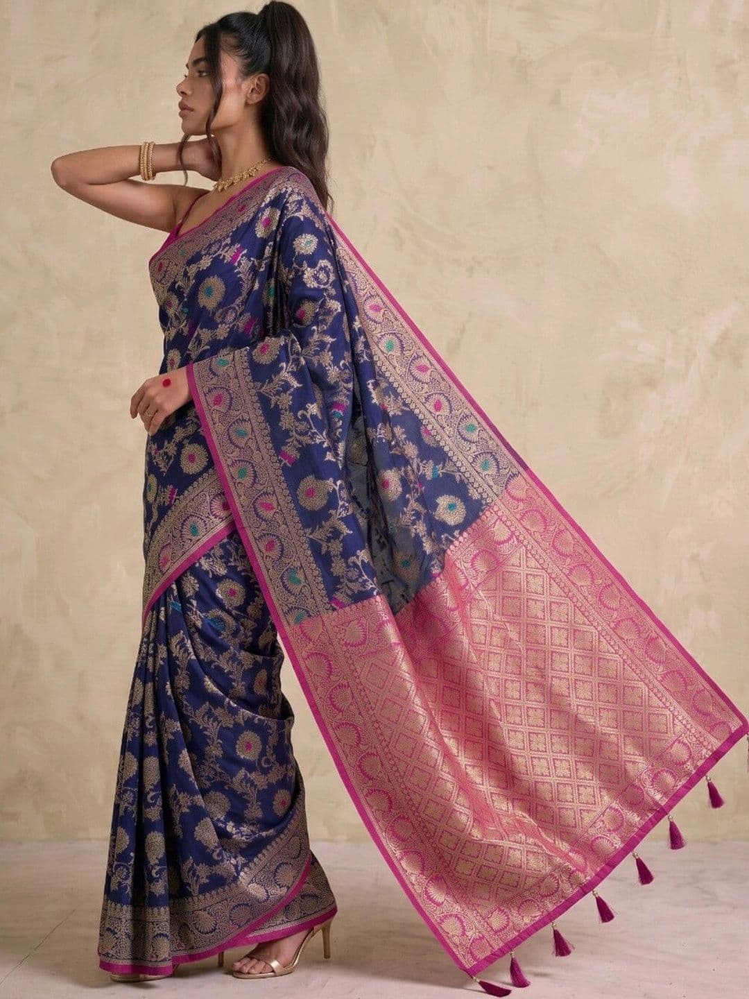 SAARA Woven Design Zari Silk Blend Saree thumbnail 7