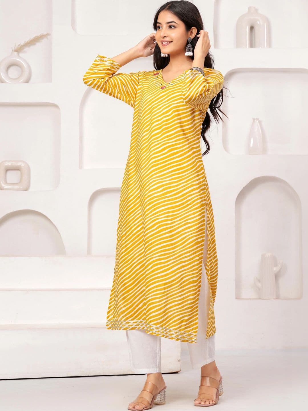 JAIPUR SARAI Women Printed Thread Work Kurta thumbnail 5