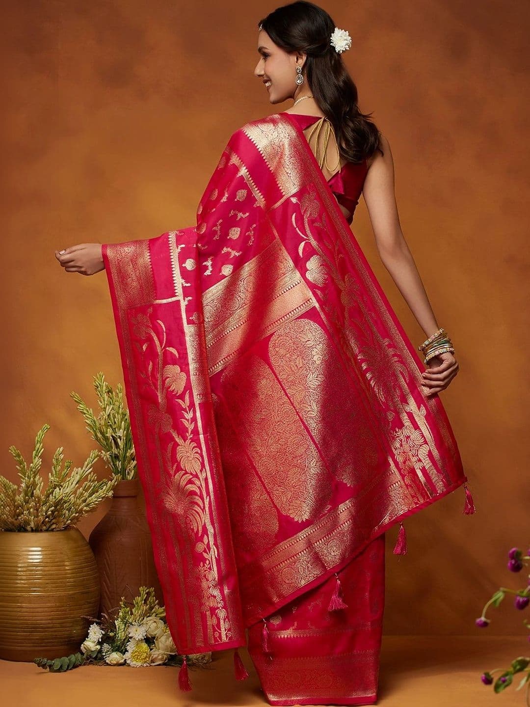 Garden Vareli Woven Design Zari Art Silk Banarasi Saree thumbnail 7