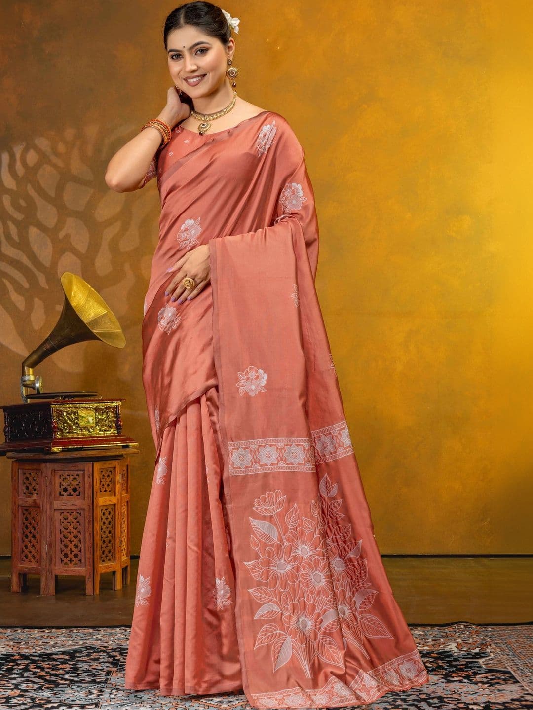 UMANTA Floral Silk Blend Banarasi Saree - view 1