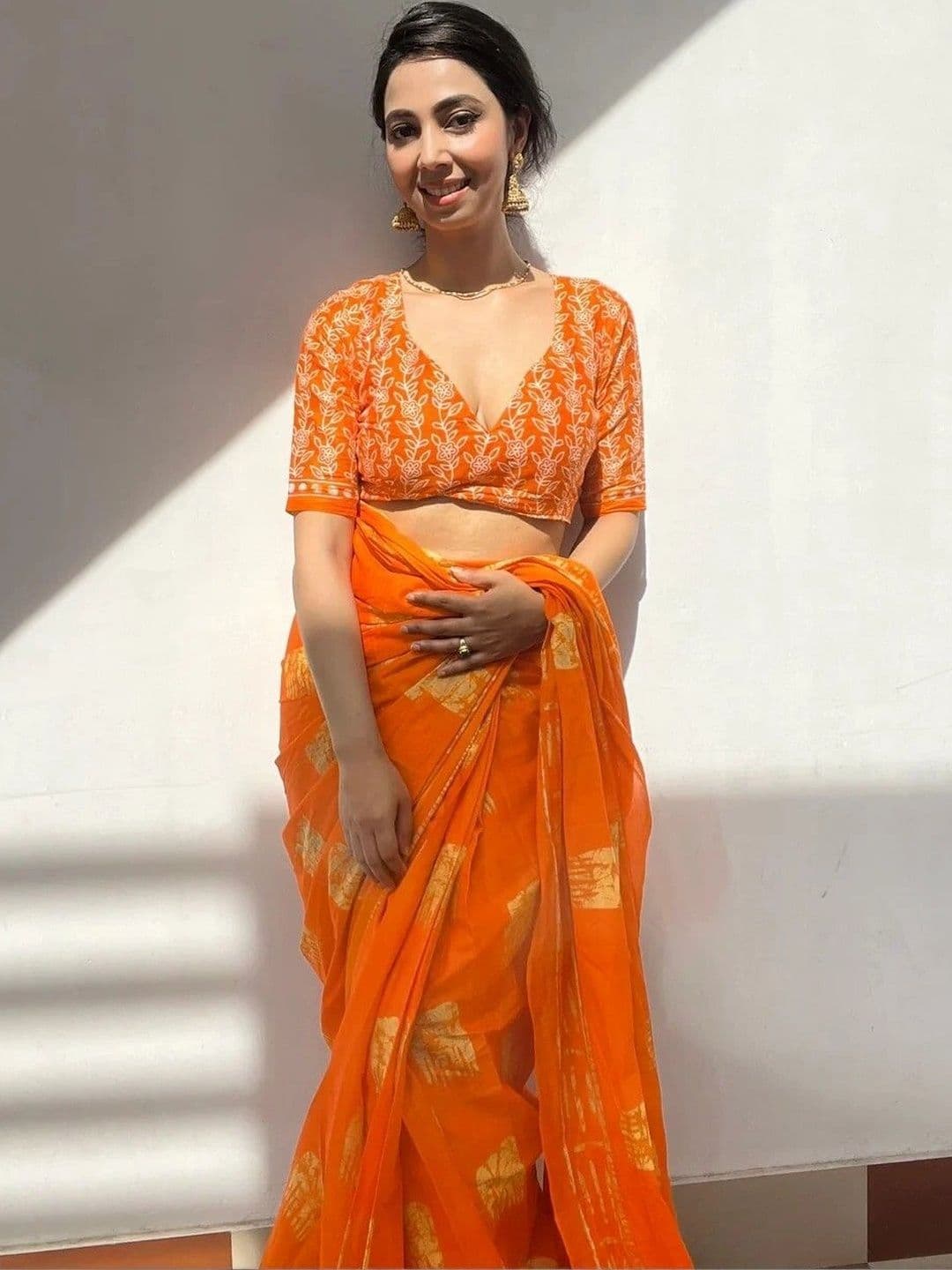 MITITA FASHION Ethnic Motifs Saree thumbnail 4