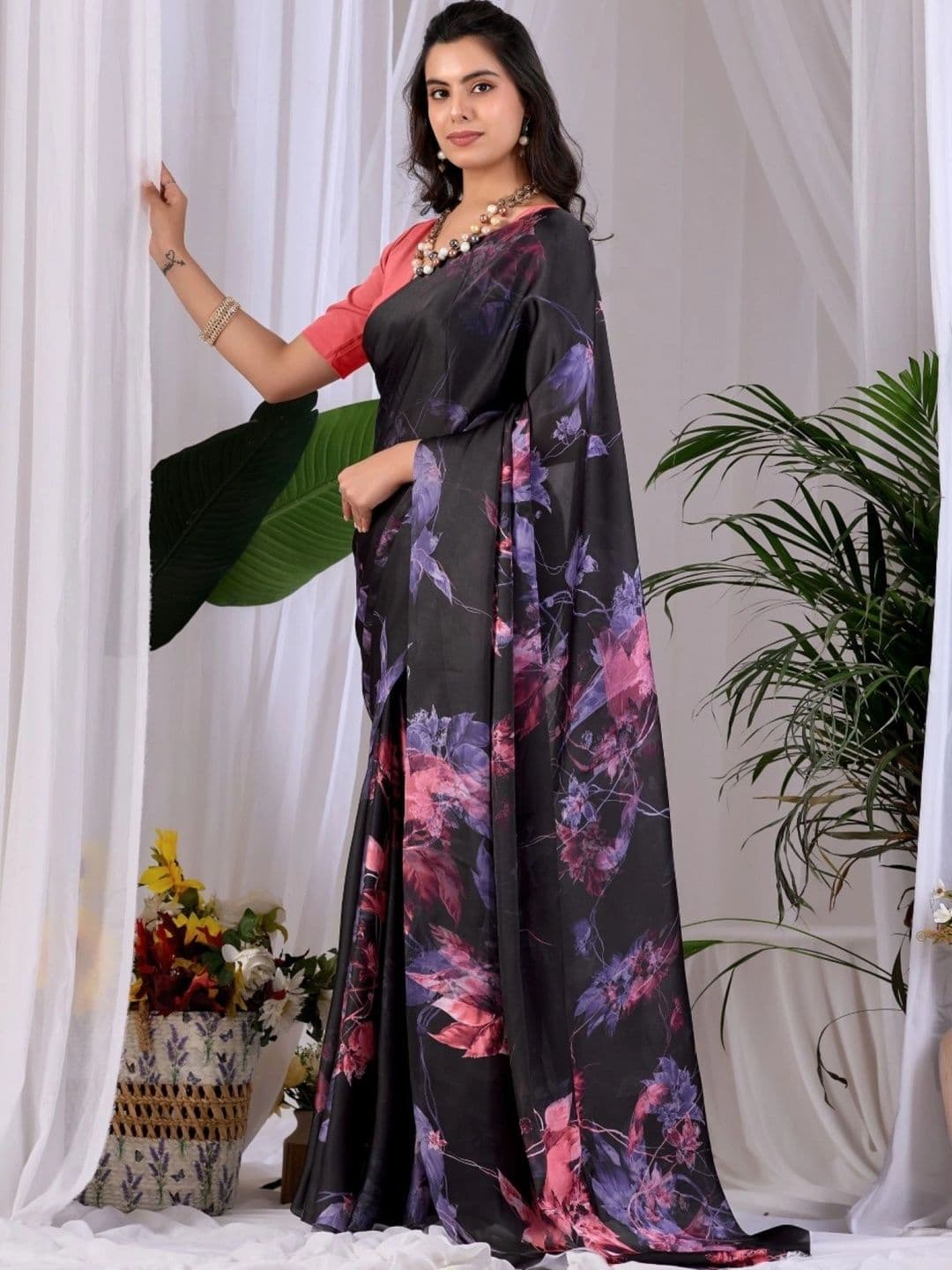 Mitera Floral Designer Saree thumbnail 4