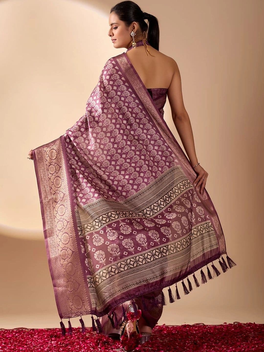 Mitera Zari Silk Blend Designer Saree thumbnail 4